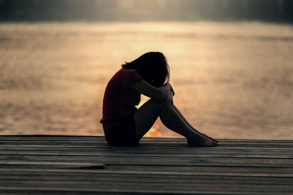 depressed-teenager-refuses-help-symptoms